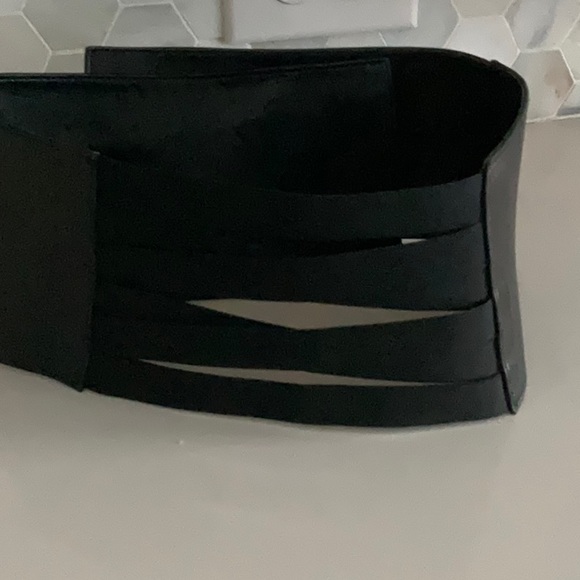 Suzi Roher wider waist belt - Picture 2 of 5